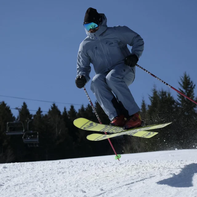 The last sunny day of the season is upon us, get out there and soak it up! 

Our annual POND SKIM is ON tomorrow, Saturday, April 5th at noon—rain or shine! Let’s go out with a BANG and celebrate a fantastic winter before operations wrap up on Sunday, April 6th. The stakes are high: the top overall skier takes home a pair of Blizzard Skis, and the top overall snowboarder walks away with a K2 Snowboard, thanks to @blizzard_tecnica and @snowboardjones 

And don’t forget—only FOUR days left to lock in your 2025-26 season pass at the best price of the year! 

🔗 link in bio to purchase your pass today! 
#getragged | #raggedmtn | #pondskim